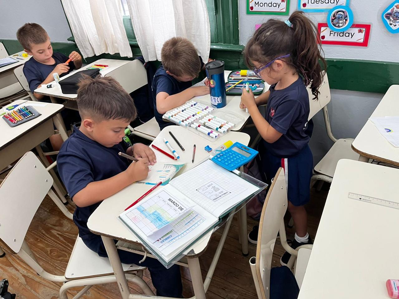nene trabajando primaria